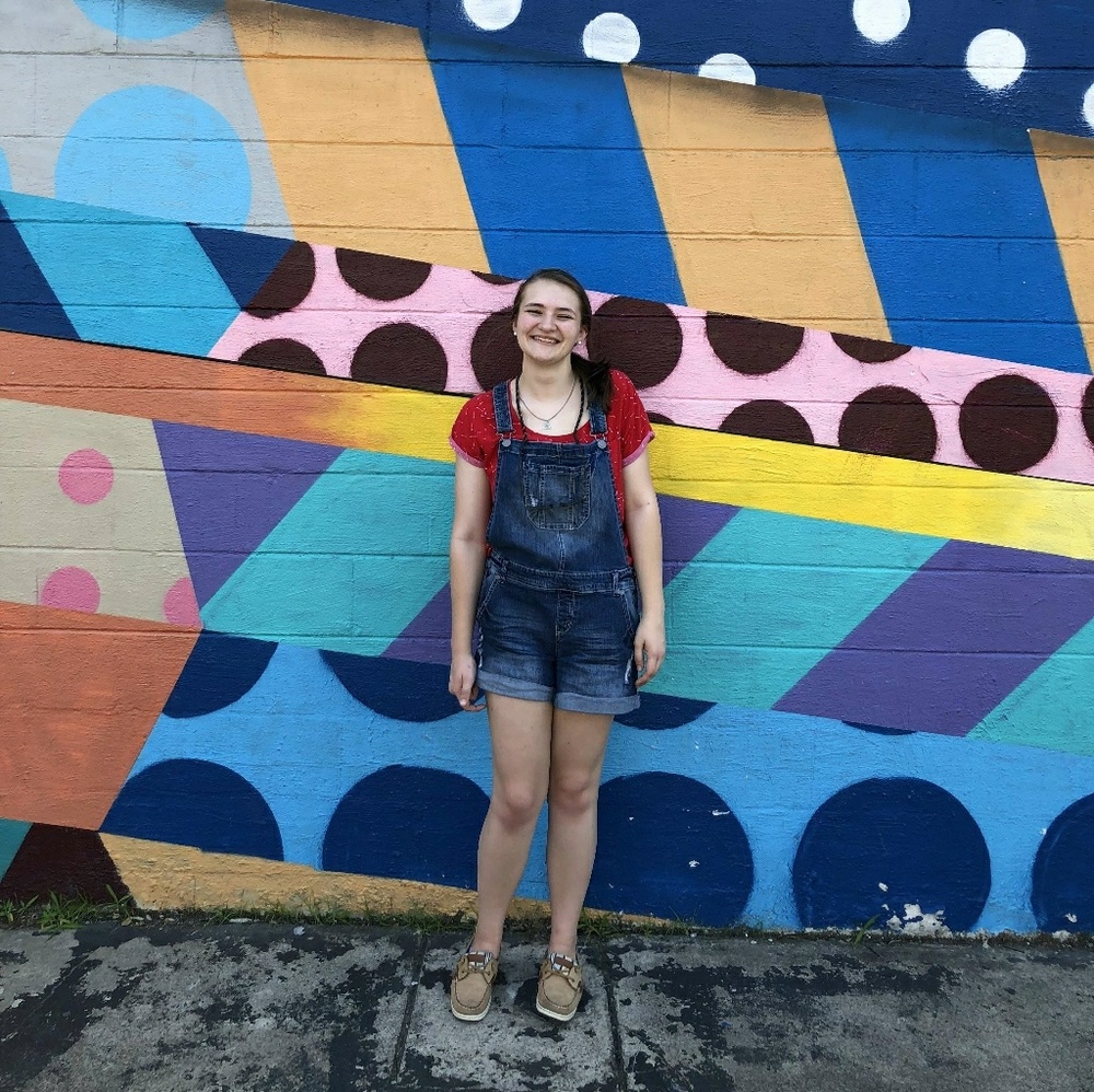 Meet your Posher, Chloe